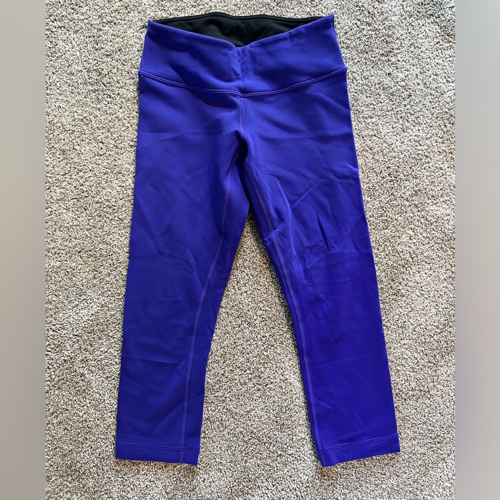 Lululemon Wunder Under Crop (Reversible)
Bruised Berry / Black